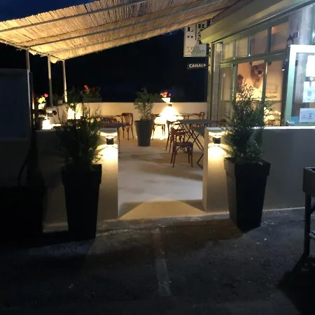 Hotel Logis Le Relais Des Remparts Allanche