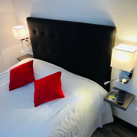 Logis Le Relais Des Remparts Hotel 2*