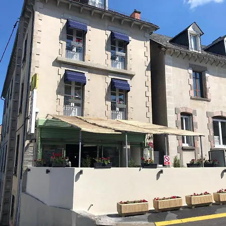 Logis Le Relais Des Remparts 2*